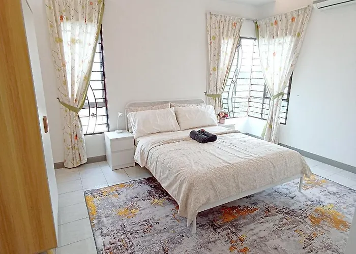 Tropika Homestay Bangi With 3 Bedrooms