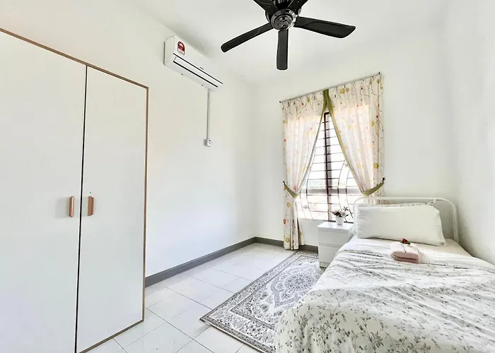 Tropika Homestay Bangi With 3 Bedrooms