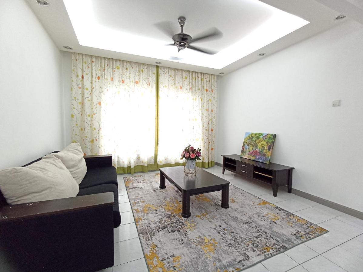 Tropika Bangi With 3 Bedrooms Apartment
