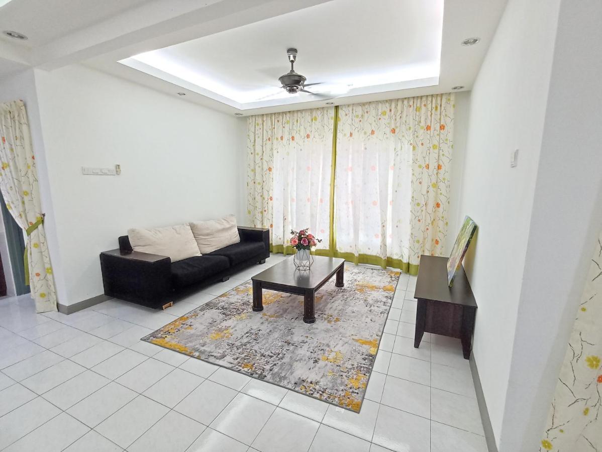 Tropika Bangi With 3 Bedrooms Apartment *
