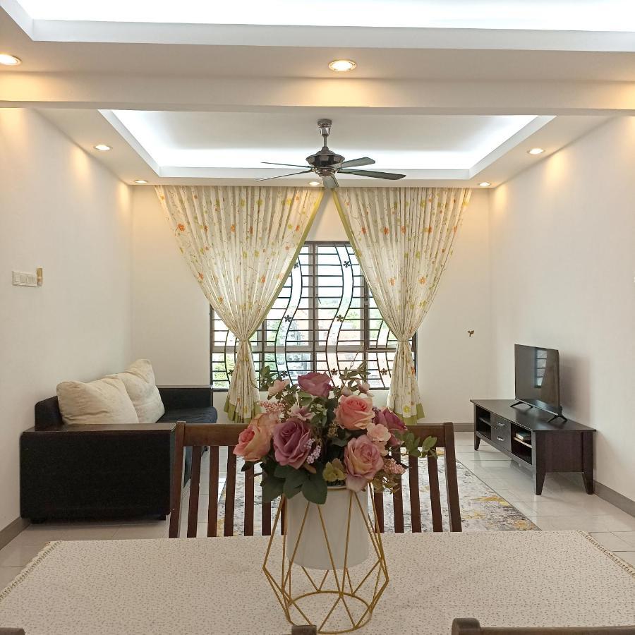 Tropika Bangi With 3 Bedrooms Apartment
