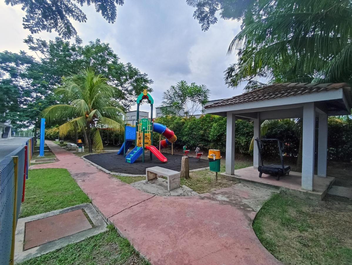 Tropika Bangi With 3 Bedrooms Apartment Kajang