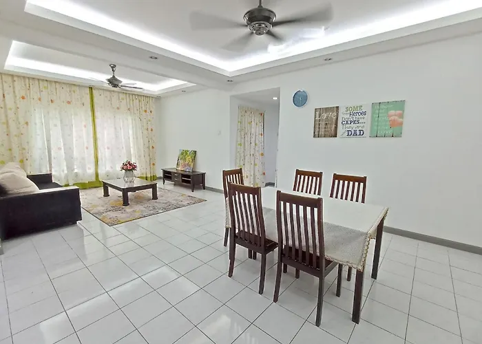 Tropika Homestay Bangi With 3 Bedrooms